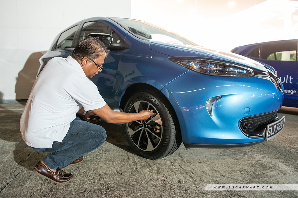 An Ioniq and a Zoe prove we are ready for an electrified future