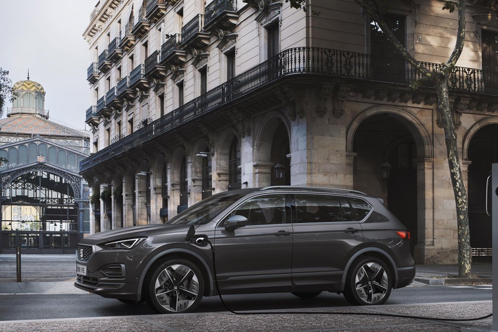 The Tarraco combines sportiness and efficiency with FR trim and PHEV version