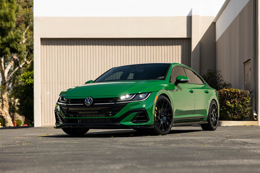 Green Fury: Volkswagen premieres green Arteon 'Big Sur' concept
