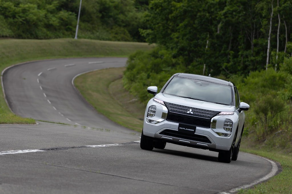 Mitsubishi reveals the new Outlander PHEV