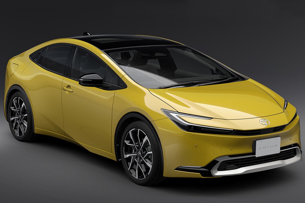 Toyota premieres the sharp looking, all new Prius in Japan