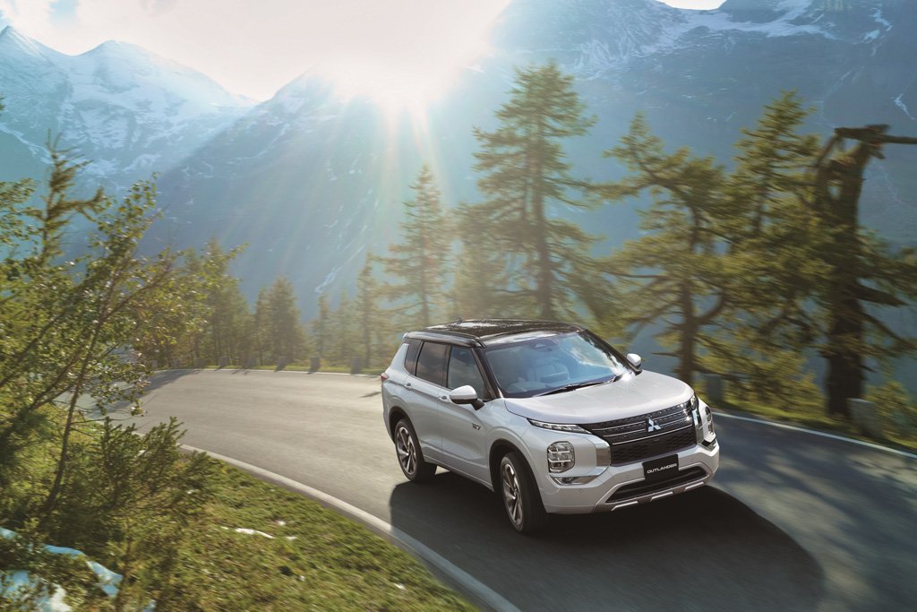 Mitsubishi Outlander gets new cinematic configurator