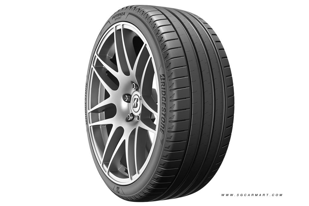 Compare Premium Tyres: Dunlop Sport Maxx RT 225 45 R17 225/45 R17