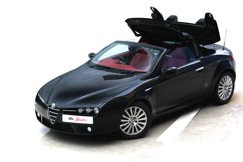 Alfa Romeo Spider 2.2 Selespeed Review