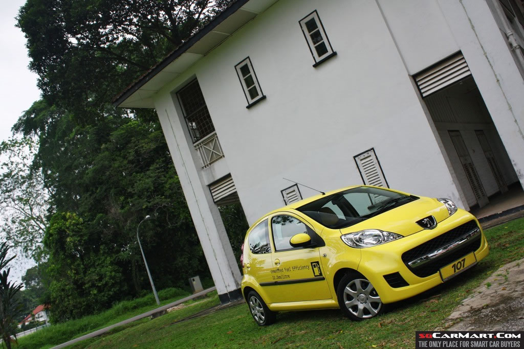 Peugeot 107 1.0 5DR (A) Review