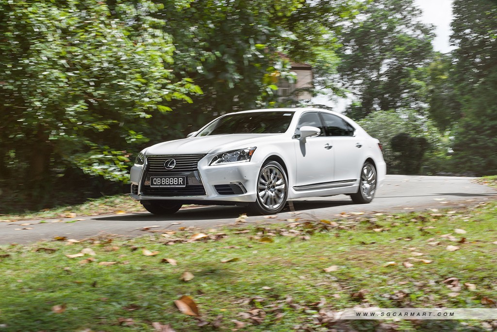 Lexus LS600hl Hybrid 5.0 (A) Review