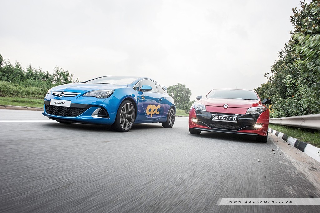 Renault Megane RS 2.0T 250 (M) vs Opel Astra OPC 2.0 Turbo (M)