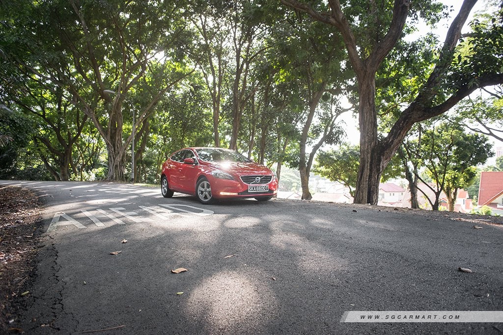 Volvo V40 T2 (A) Review