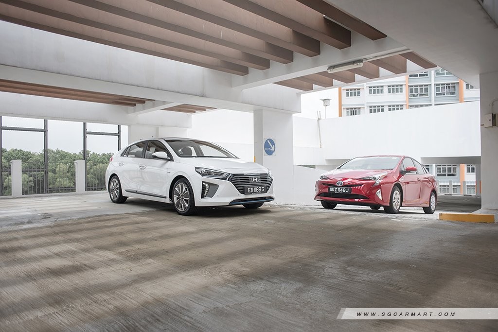 Hyundai Ioniq Hybrid 1.6 GLS vs Toyota Prius Hybrid 1.8