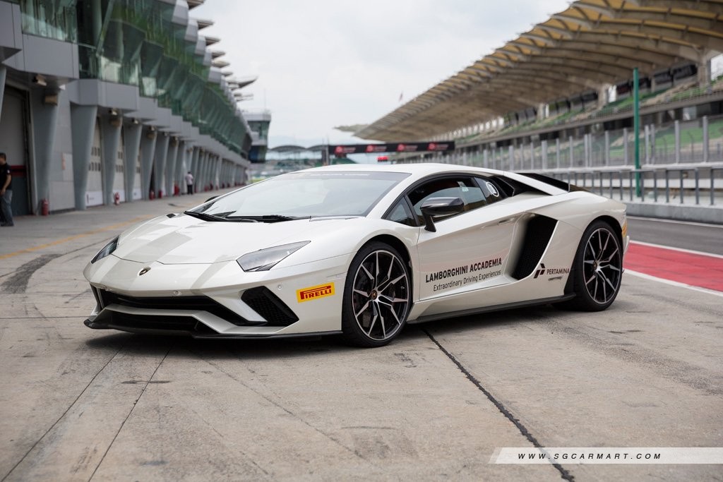 Lamborghini Aventador S Coupe 6.5 V12 (A) First Drive Review