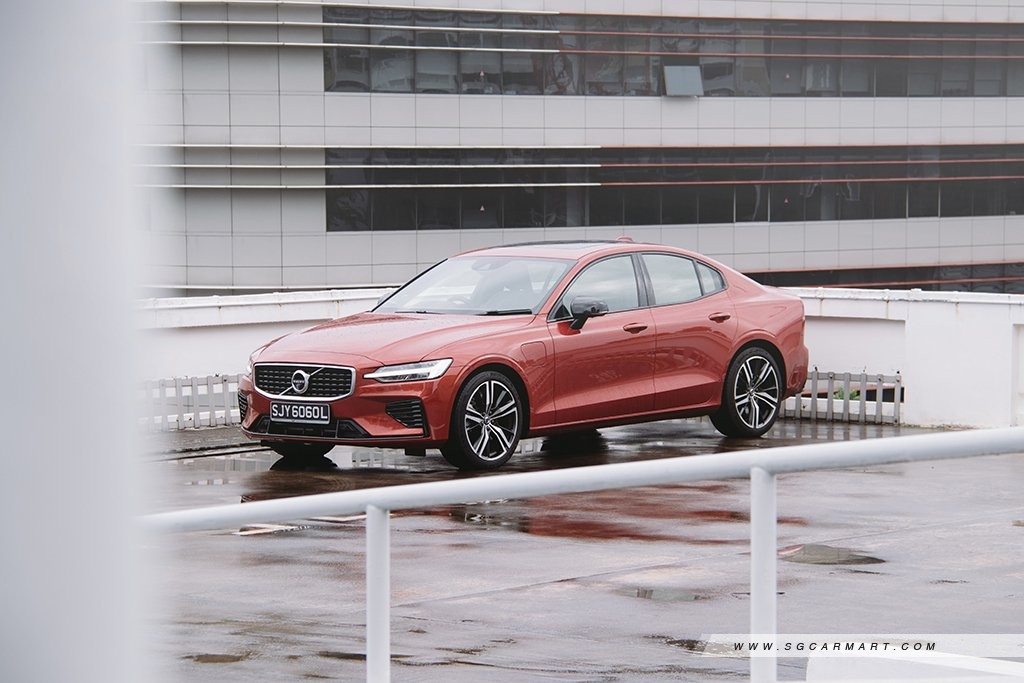 Volvo S60 Plug-in Hybrid T8 R-Design (A) Review
