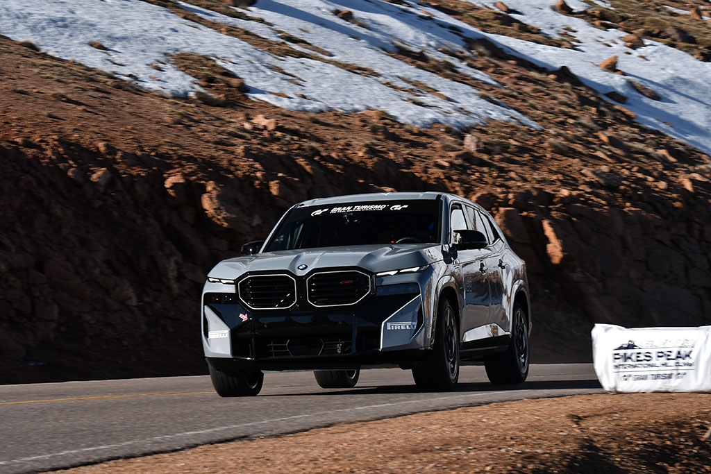 BMW XM Label Red sets new record at Pikes Peak - Sgcarmart