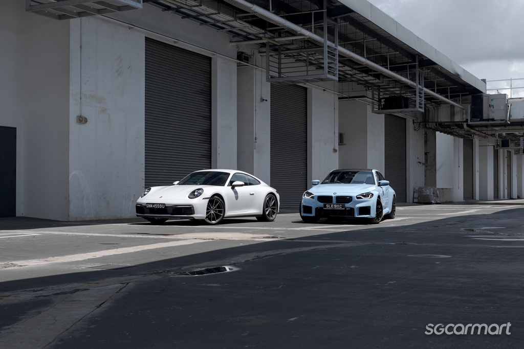 Porsche 911 Carrera 3.0 vs BMW M2 Coupe 3.0