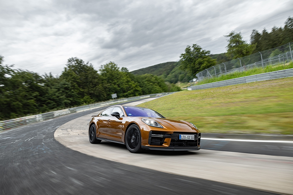 New Porsche Panamera inks fresh record around Nordschleife