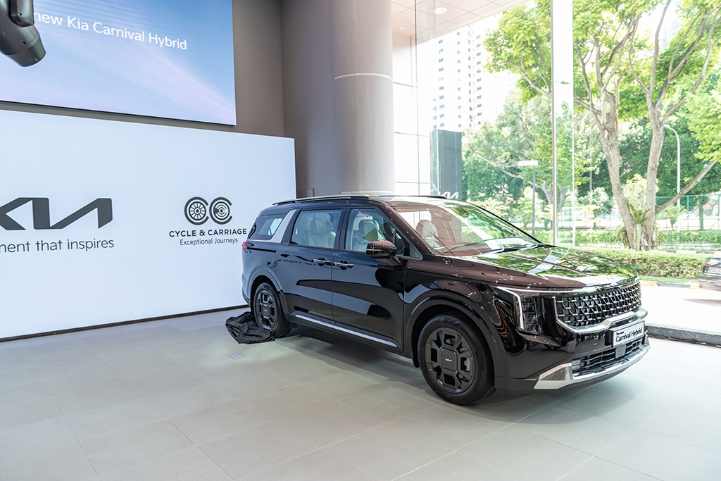 Facelifted Kia Carnival Hybrid lands in Singapore