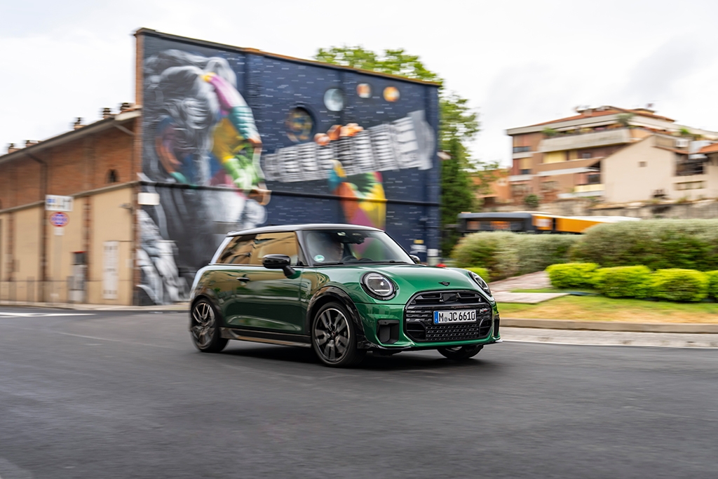 MINI Cooper S gets new JCW trim