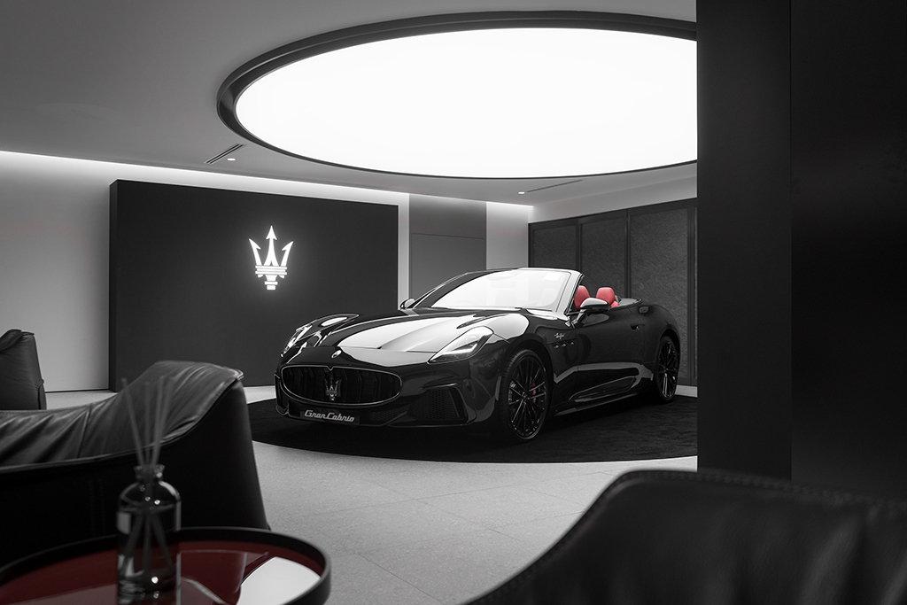 Maserati GranCabrio arrives in Singapore