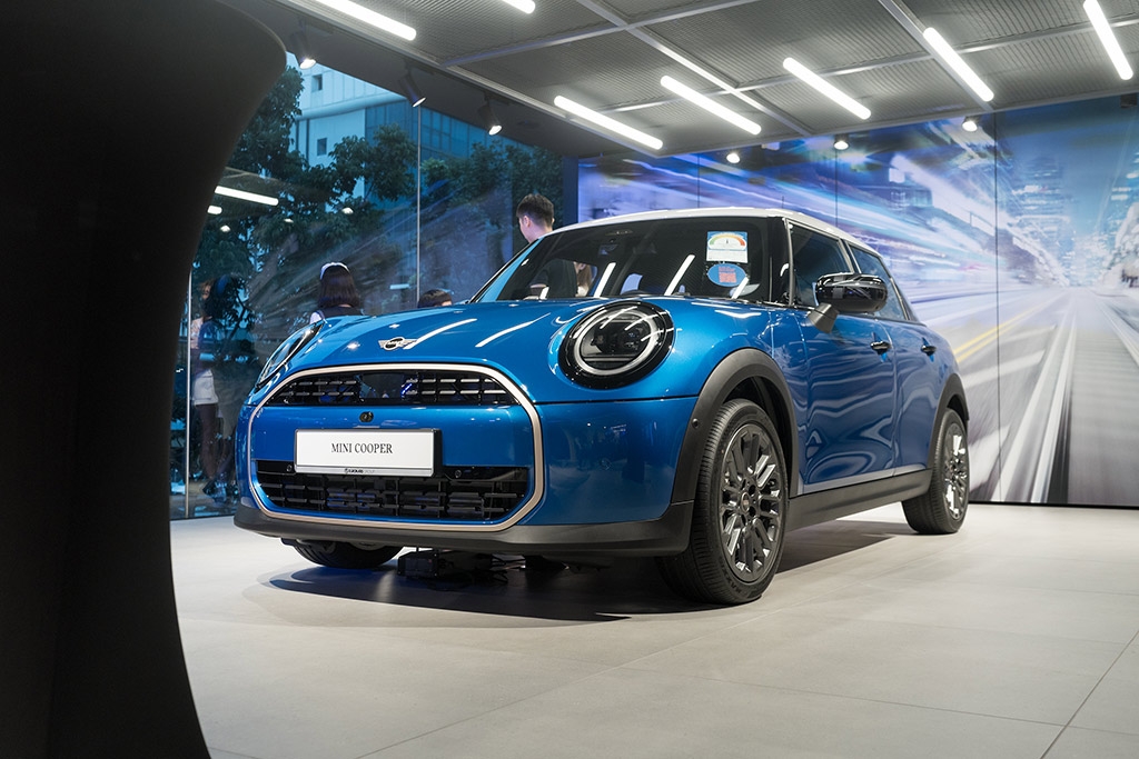MINI releases Cooper C 5-Door and Aceman for sale locally