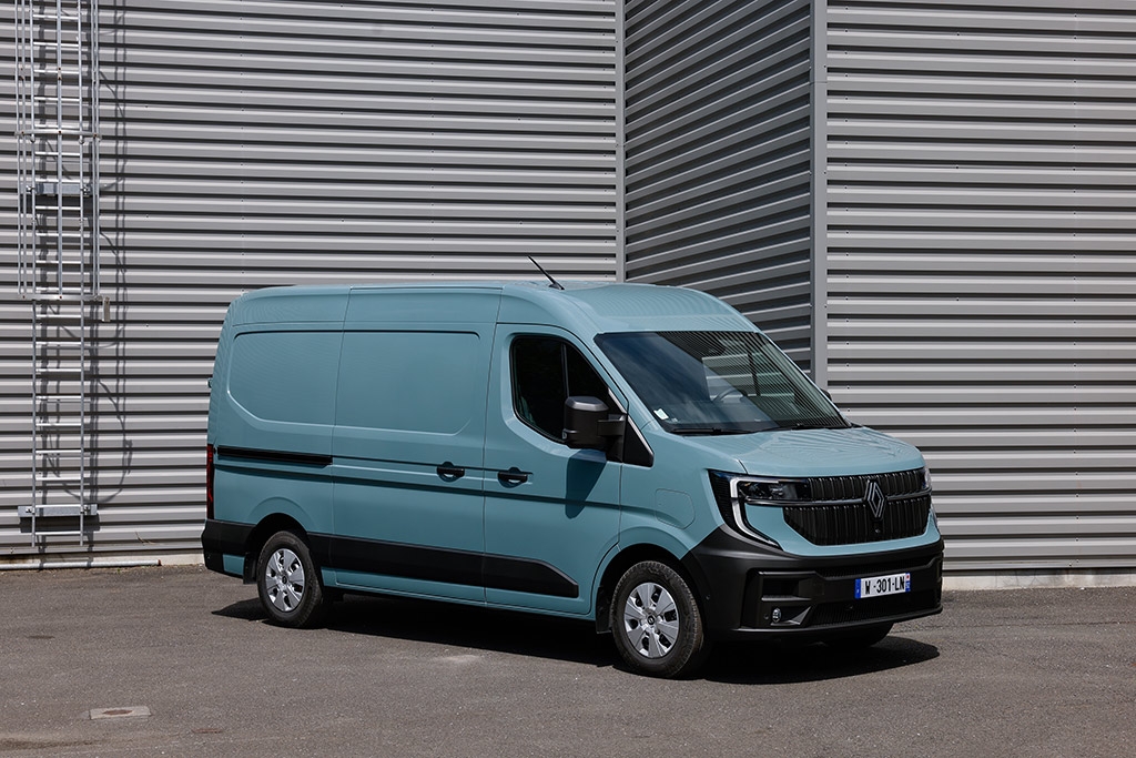 Renault Master E-Tech 100% electric van ready for U.K. order