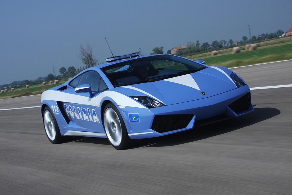 Lamborghini and Italian State Police celebrate 20 years
