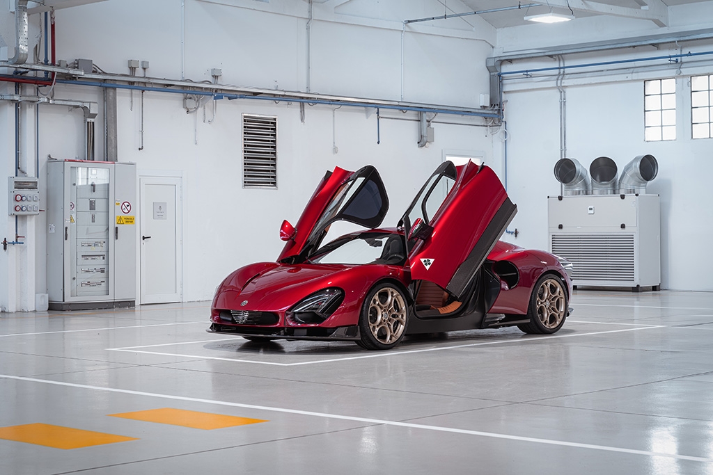 First Alfa Romeo 33 Stradale ready for delivery