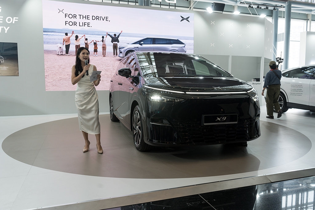 RHD XPENG X9 marks its global debut in Singapore