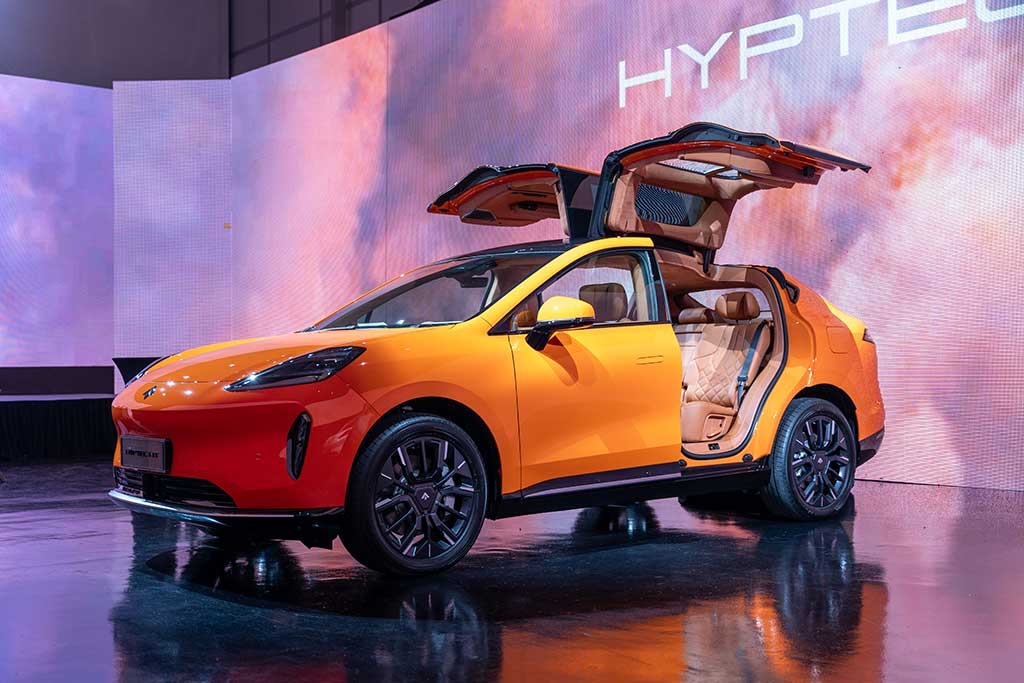 All-electric gull-winged Hyptec HT arrives in Singapore - Sgcarmart