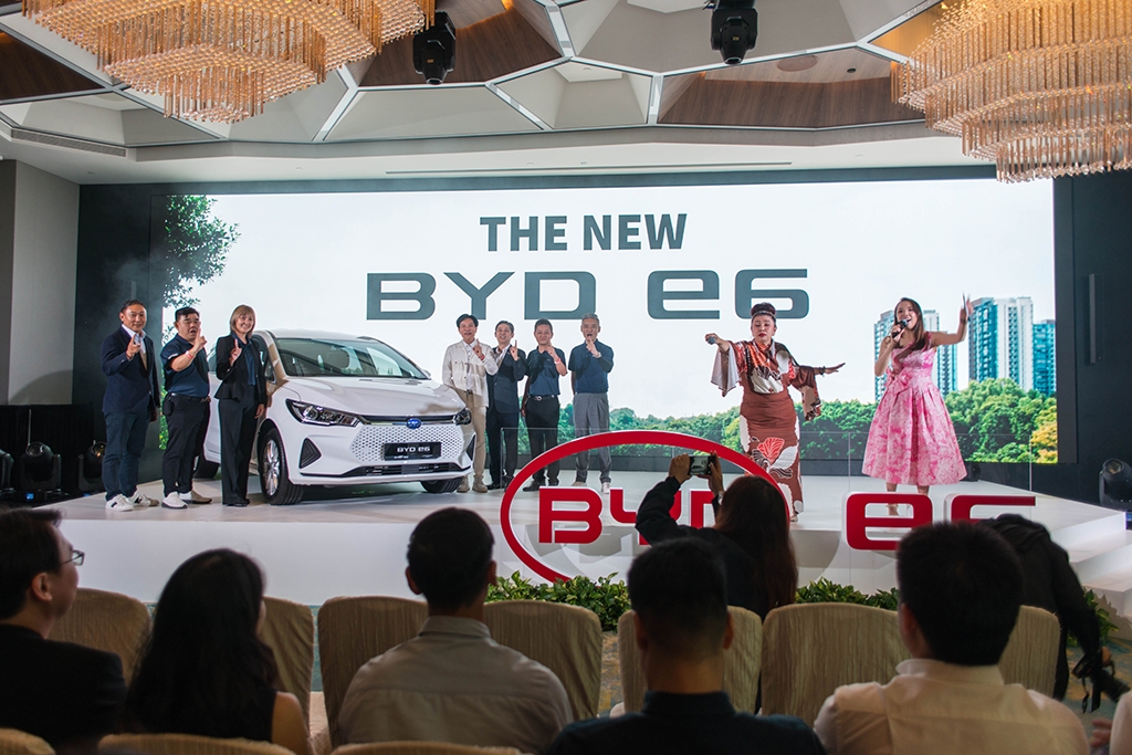 BYD Singapore launches the updated 7-seater e6