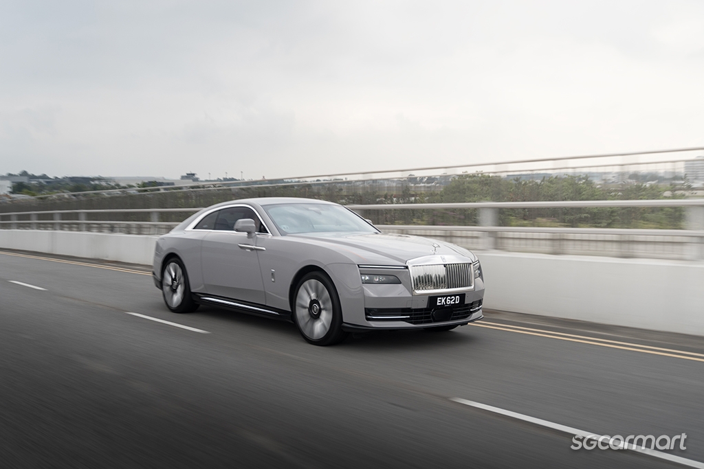 Rolls-Royce Spectre Review