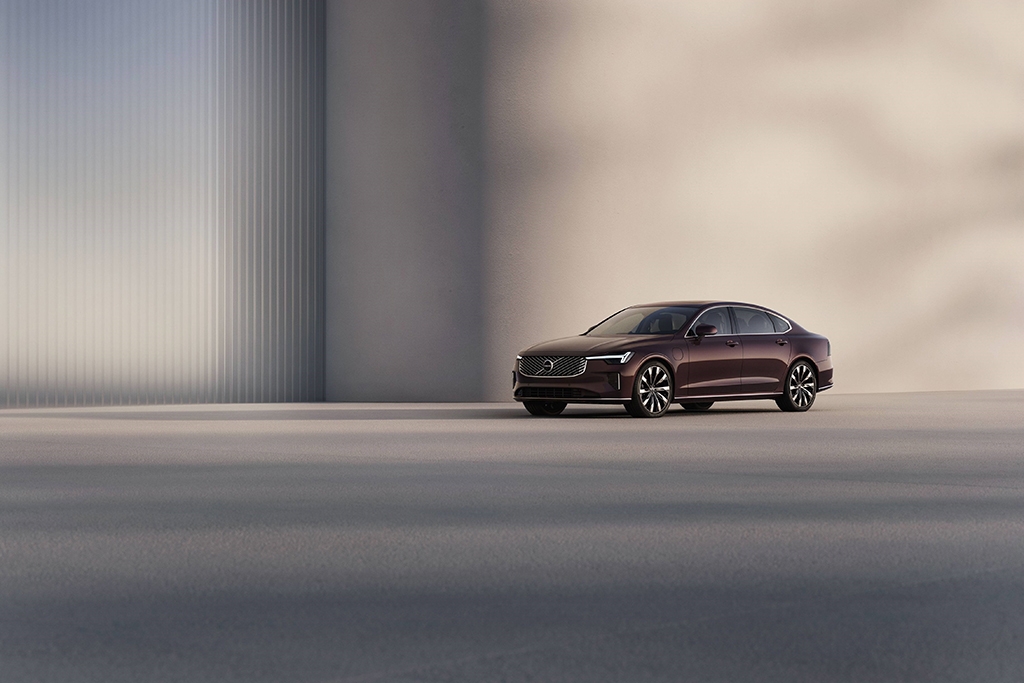 Volvo unveils new S90 luxury hybrid sedan