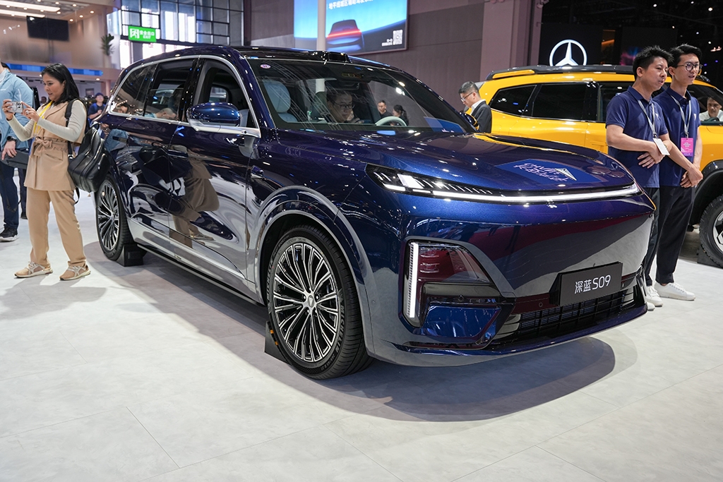Deepal S09, six-seater luxury SUV, debuts at Auto Shanghai