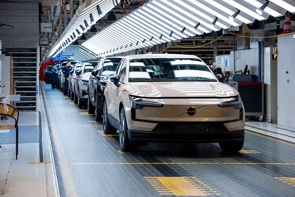 Volvo EX30 SUV kicks off European production