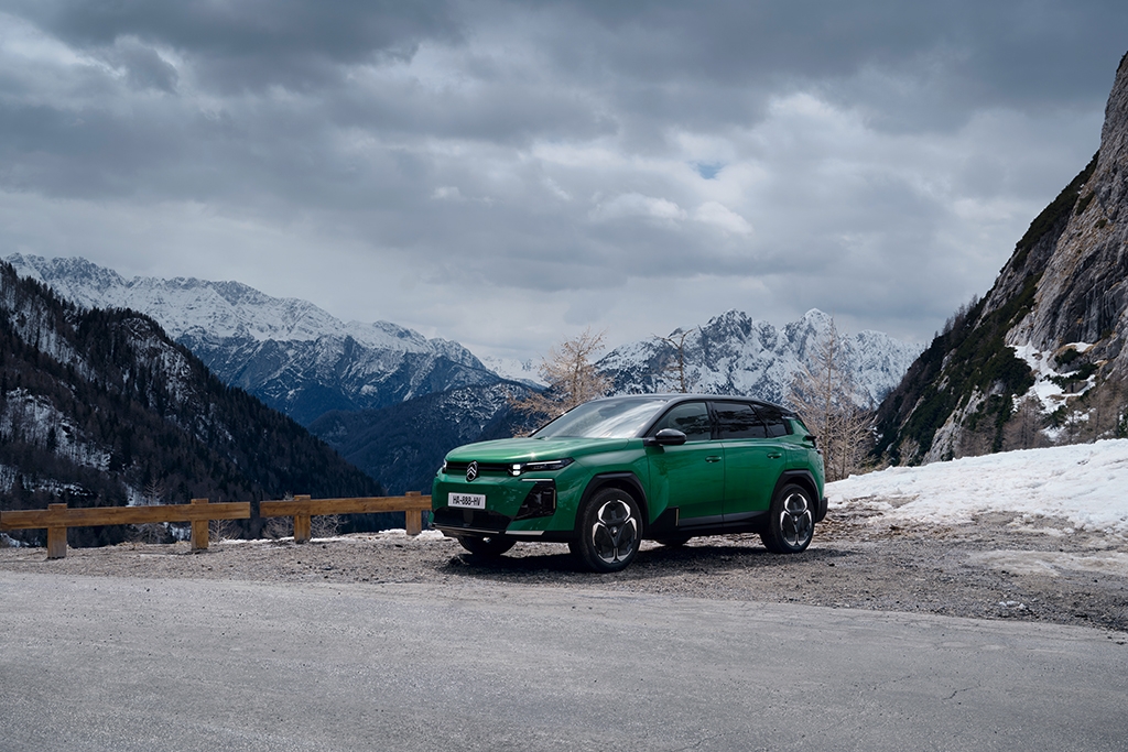 Second-gen C5 Aircross now has electric option
