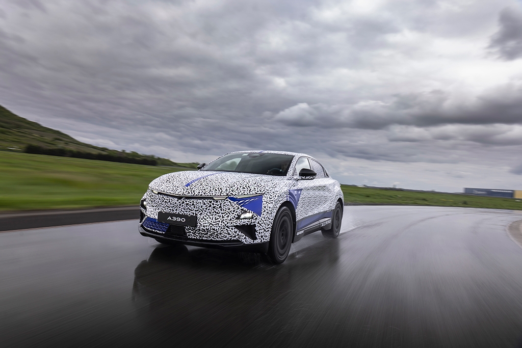 Alpine A390 undergoes handling tests