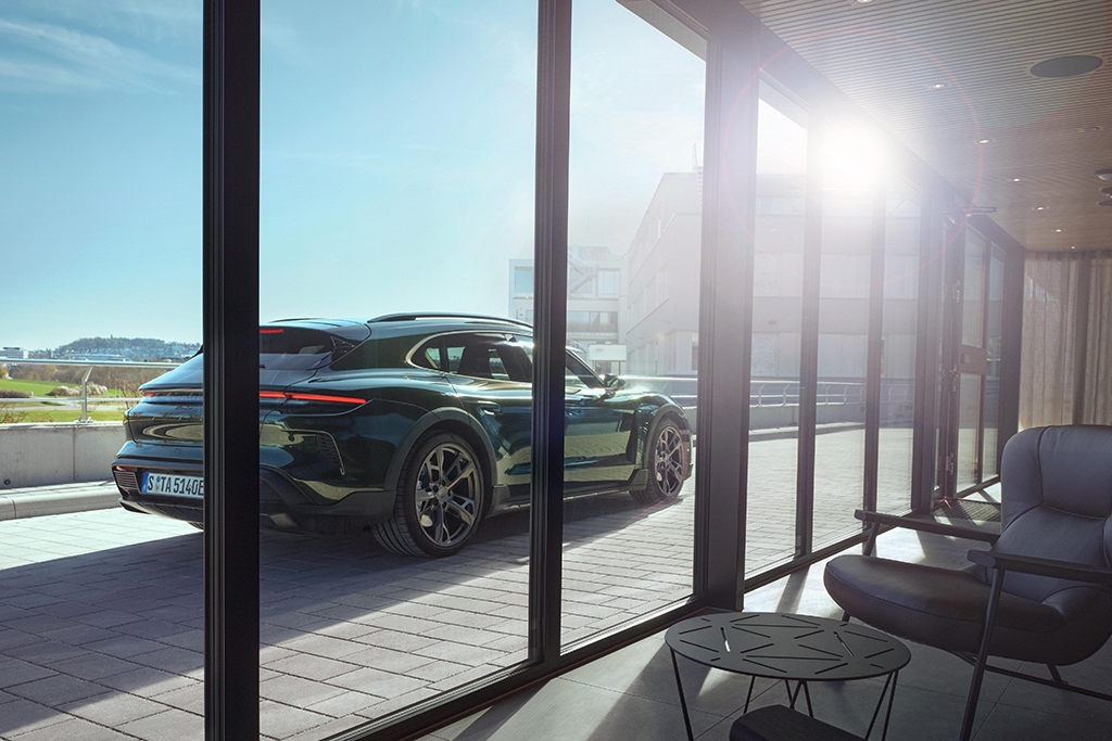 Sixth Porsche Charging Lounge opens near Stuttgart
