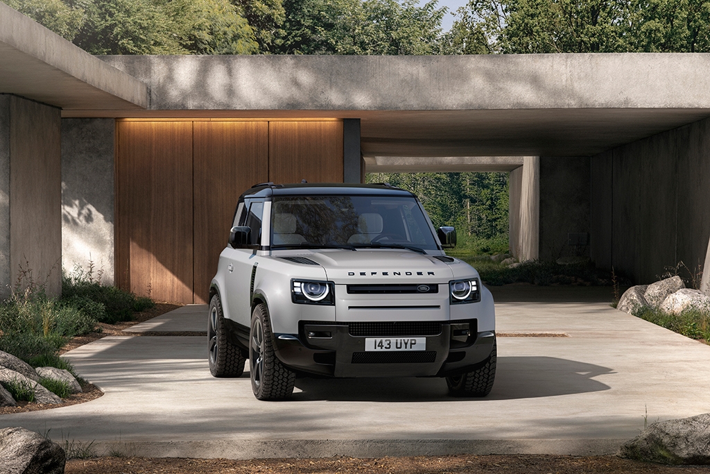 Land Rover Defender 4x4 lineup gets facelift