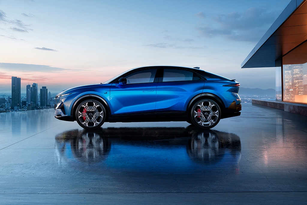 Alpine reveals its all-new A390 'sport fastback'