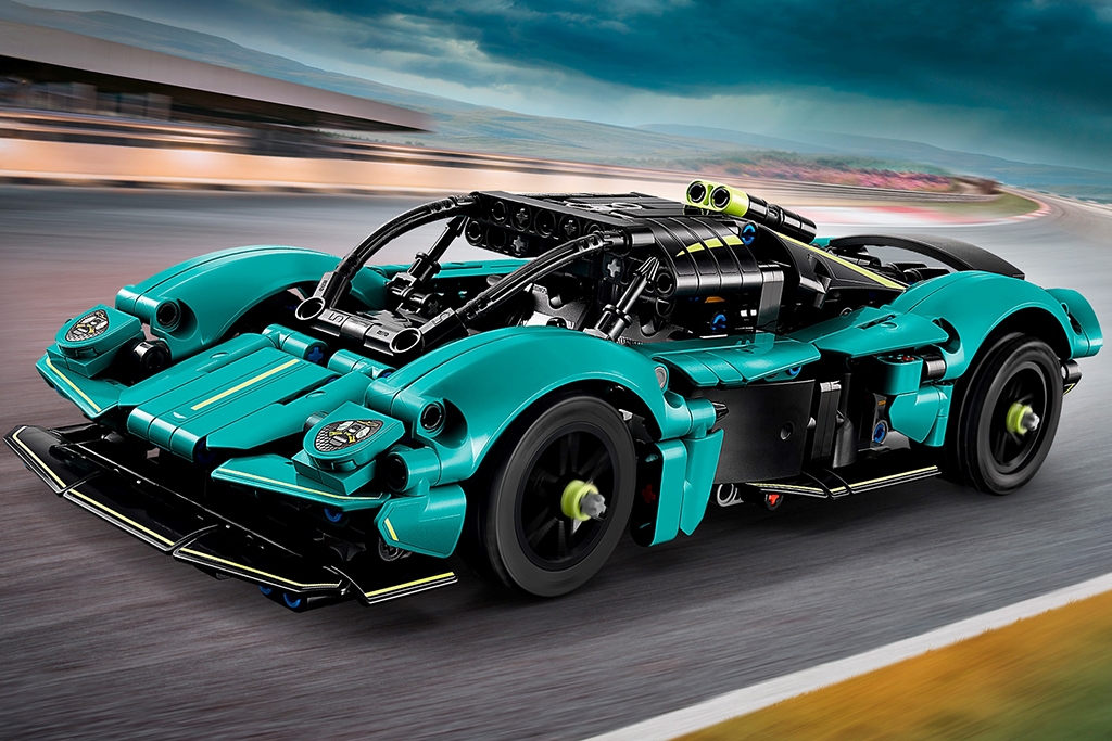 Aston Martin Valkyrie unveils LEGO "variant"