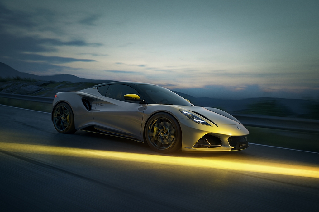 Lotus introduces Emira V6 SE and Emira Turbo