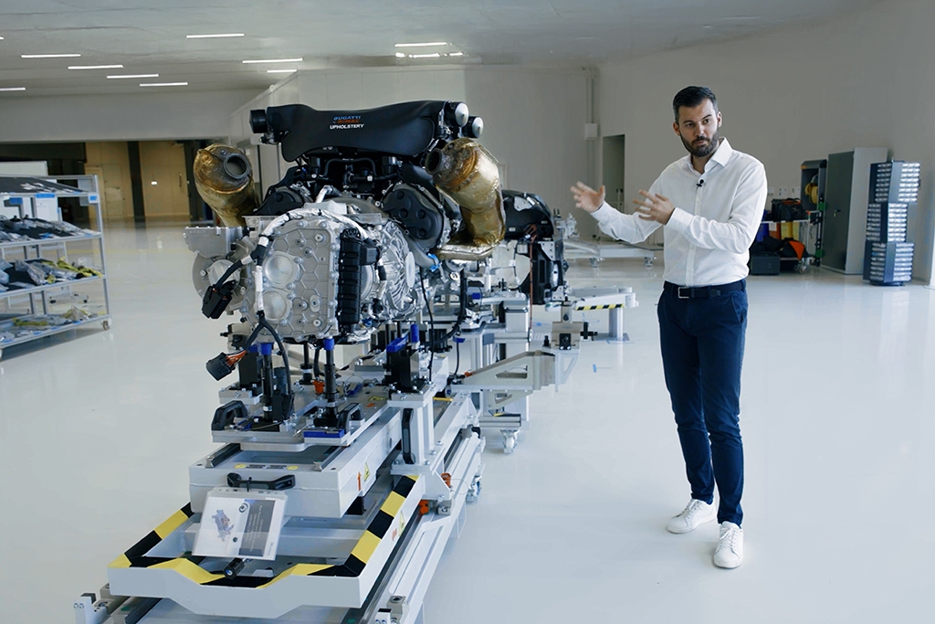 Bugatti shows engineering behind Tourbillon's powertrain