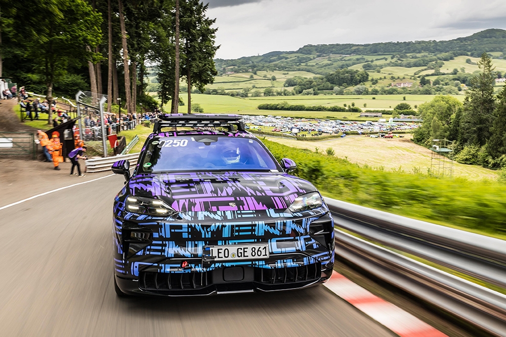 Porsche demonstrates potential of Cayenne Electric prototype