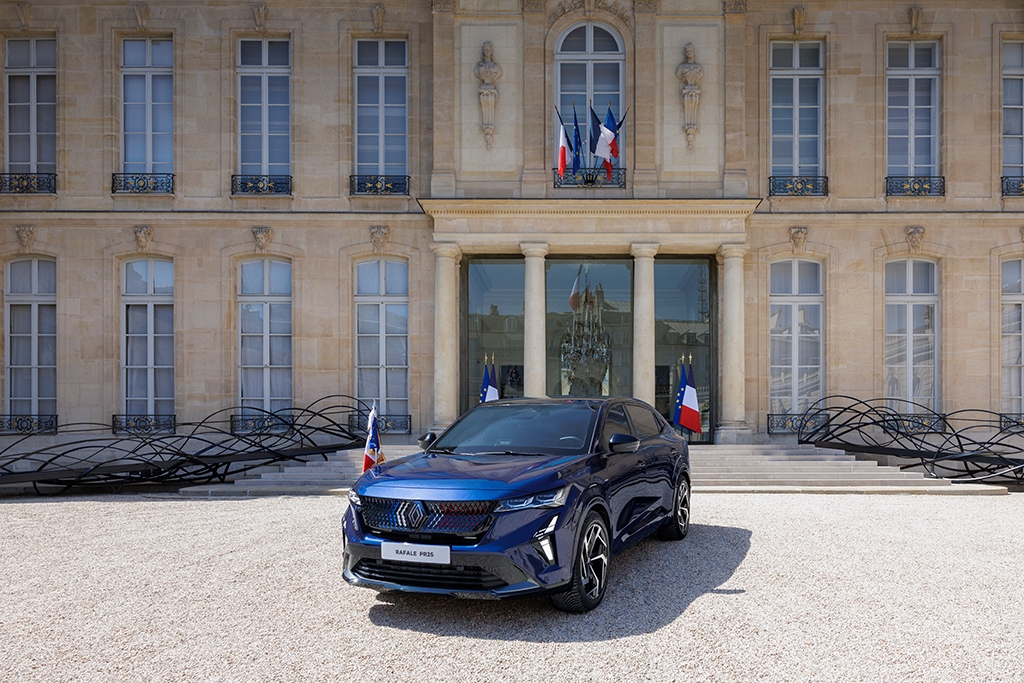 New French presidential vehicle based on the Renault Rafale