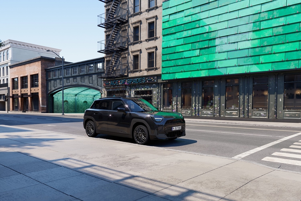 MINI U.K. introduces two new Monochrome models