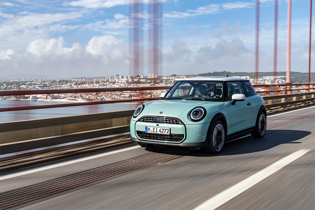 MINI Cooper and Aceman score five stars in Euro NCAP
