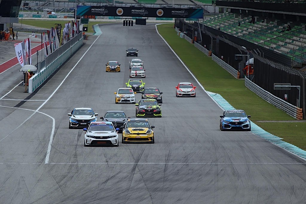 SKUber Race Team shines in championship debut