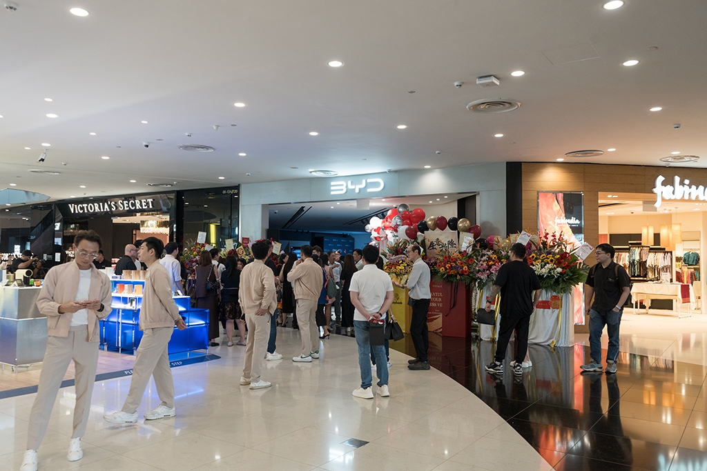 BYD opens new VivoCity showroom - Sgcarmart