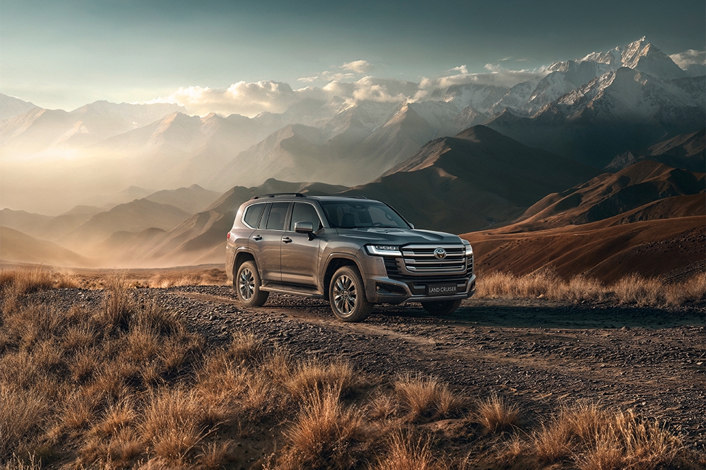 Toyota Land Cruiser 300 gets a hybrid powertrain