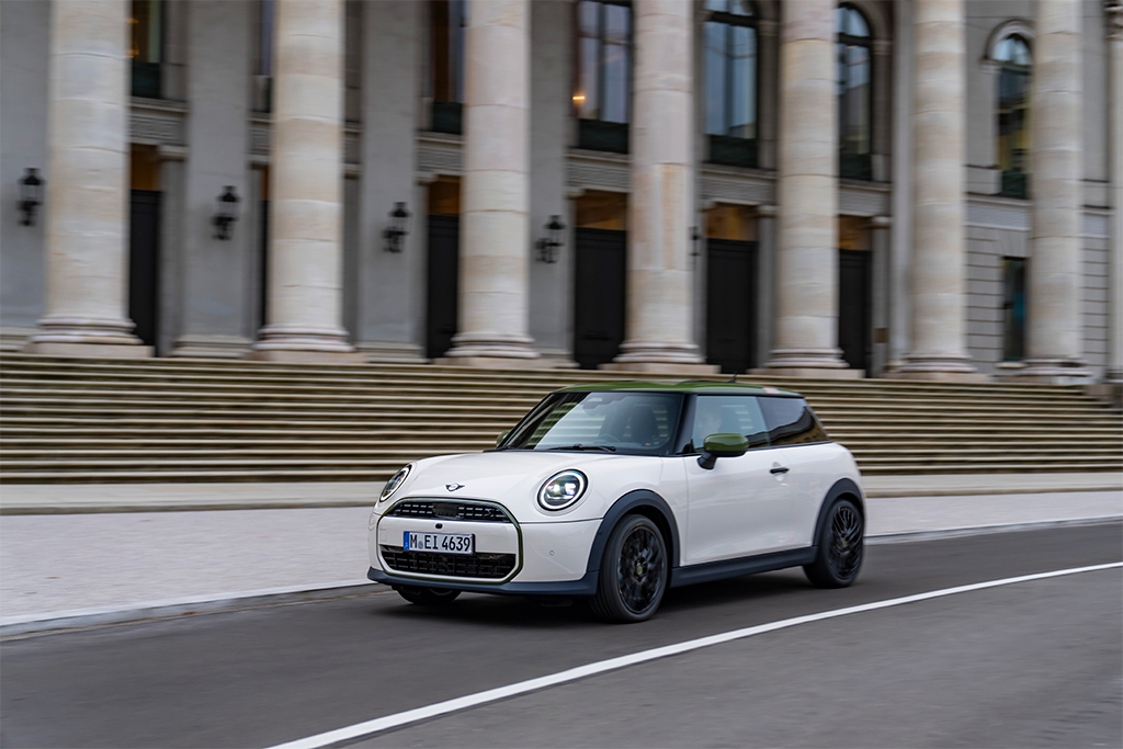 MINI introduces the new Paul Smith Edition