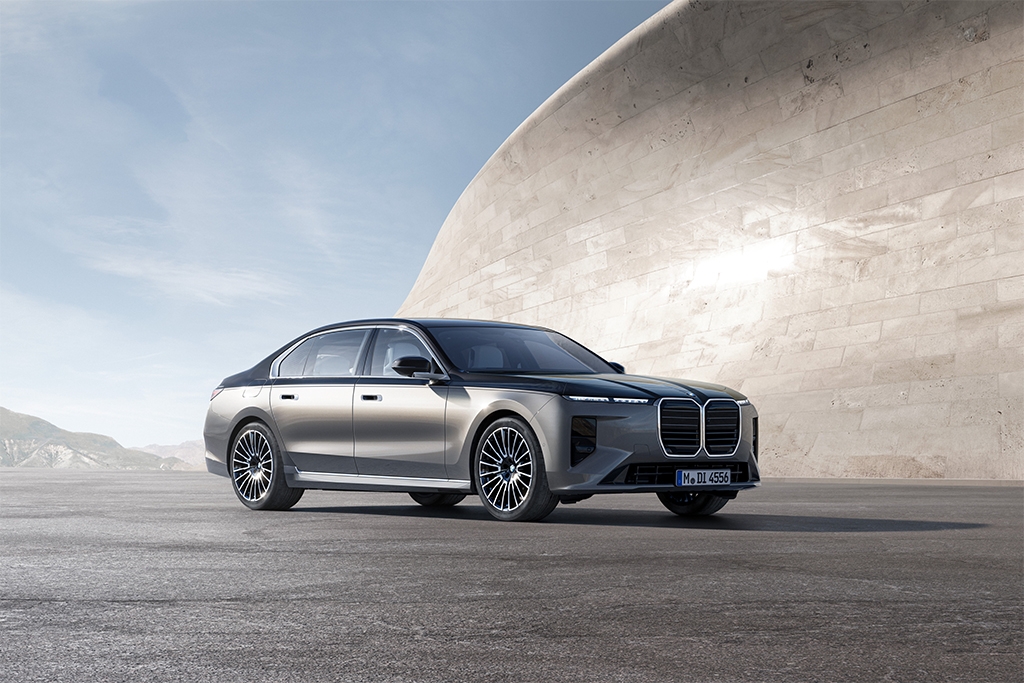 "Most extensive model update": New BMW 7 Series unveiled