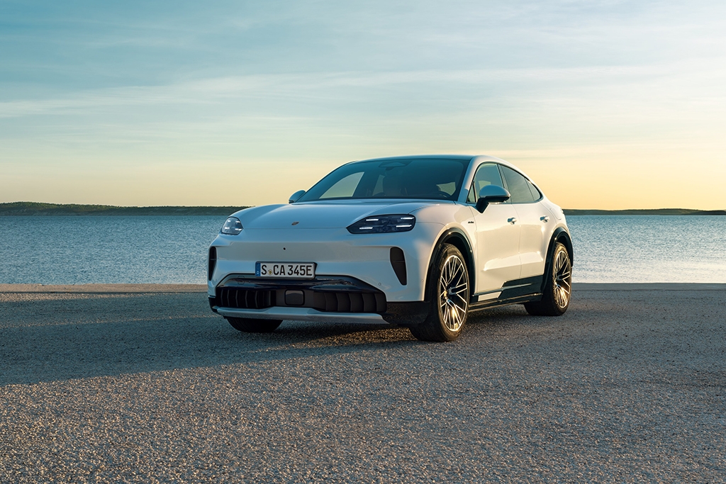 The Porsche Cayenne Coupe Electric can now be ordered in SG